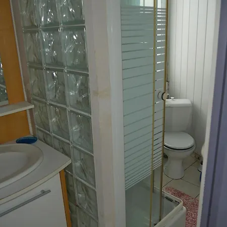 La Maison Jaune Proche Et Marche Avec Wifi Apartment